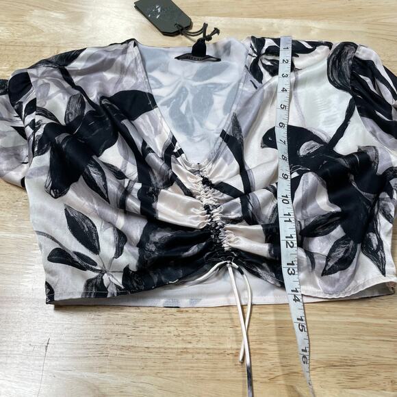 All Saints NWT Carla Jackie Top Cropped Blouse Gathered Center Silk Blend Size 0 - Picture 8 of 14